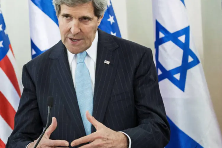 Secretário de Estado dos EUA, John Kerry, durante conferência de imprensa antes de uma reunião com o primeiro-ministro israelense, Benjamin Netanyahu, em Jerusalém (Brendan Smialowski/Reuters)