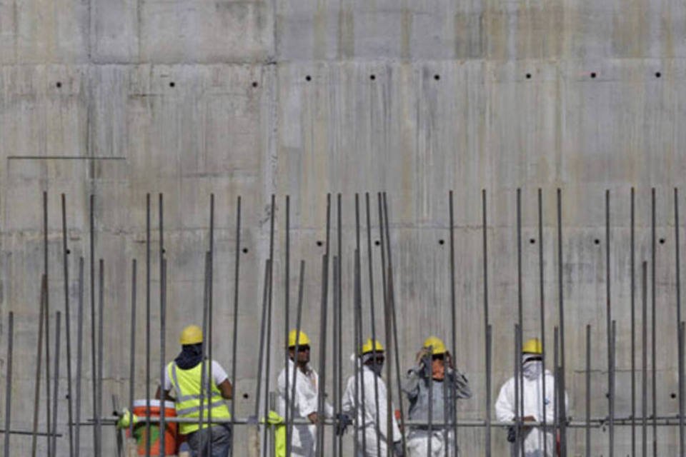 Operários começam a retomar ampliação do Canal do Panamá