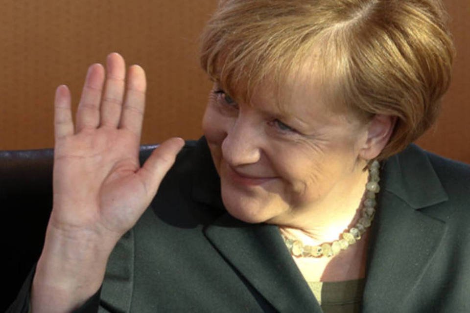 Ausência após acidente abala popularidade de Merkel
