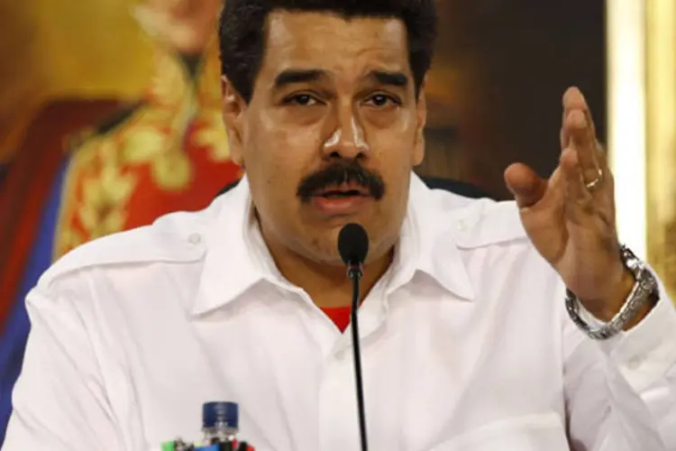 
	Nicol&aacute;s Maduro: &agrave;s v&eacute;speras do Ano Novo, o presidente venezuelano promoveu grupo de militares da reserva para cargos do governo
 (Carlos Garcia Rawlins/Reuters)