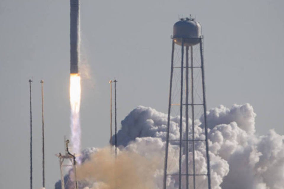 Foguete é lançada para levar carga à Estação Espacial
