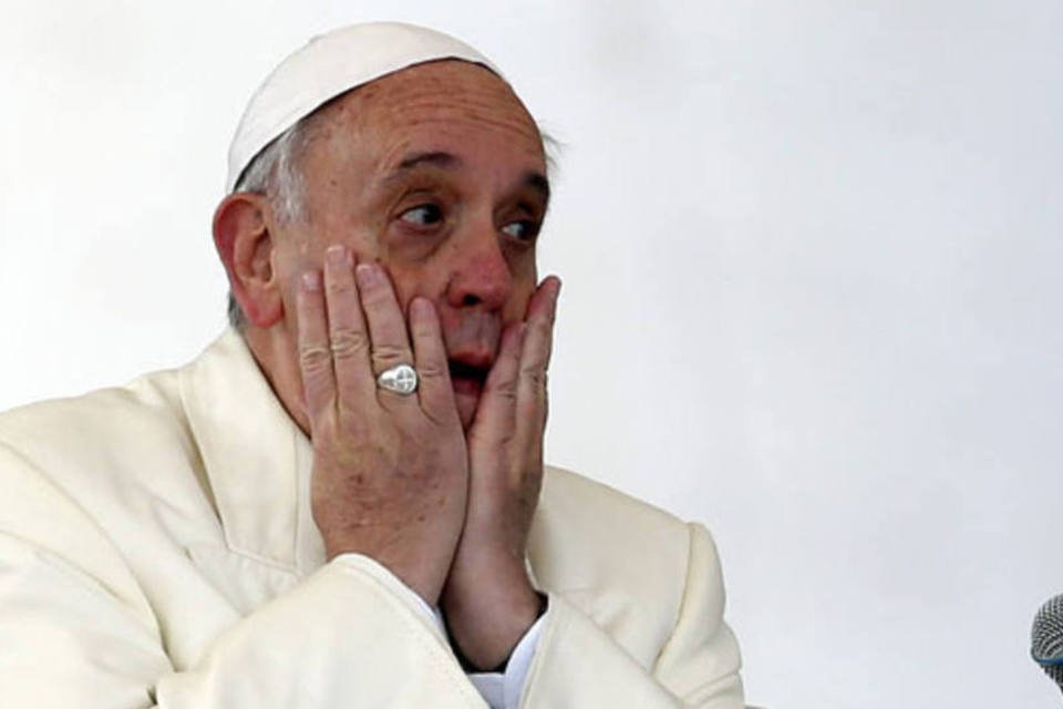Papa admite casos de pedofilia e os chama de vergonha