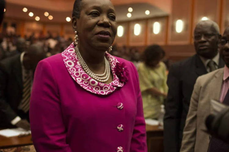 Catherine Samba-Panza, prefeita de Bangui, após ser eleita presidente interina da República Centro-Africana, na Assembleia Nacional do país (Siegfried Modola/Reuters)