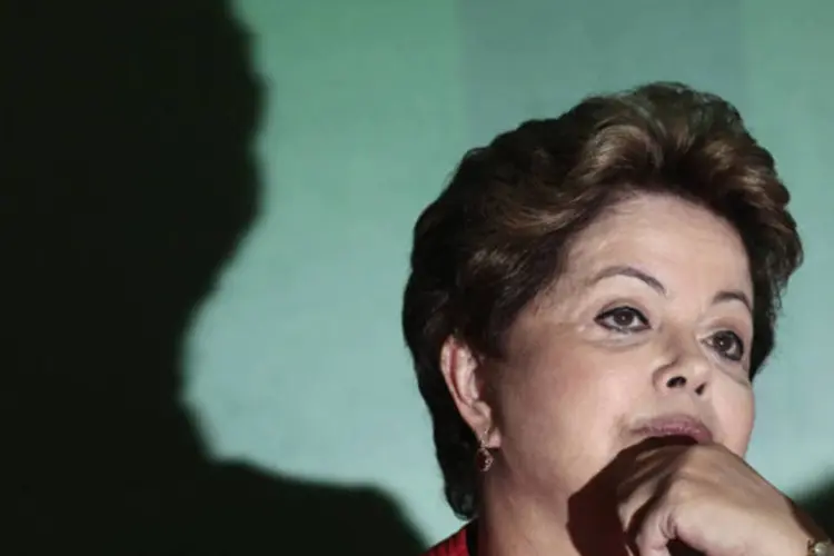 
	Dilma Rousseff em coletiva de imprensa: Ibope mostrou queda nas inten&ccedil;&otilde;es de voto em Dilma de 40% em mar&ccedil;o para 37% em abril
 (Ueslei Marcelino/Reuters)