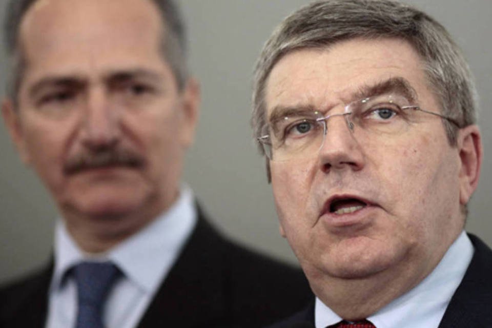 Presidente do COI descarta adiar Jogos de Inverno