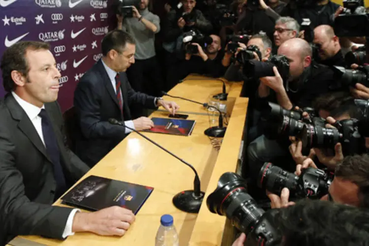 Sandro Rosell, presidente do Barcelona, durante a entrevista coletiva que anunciou a sua renúncia ao cargo, no estádio Camp Nou (Albert Gea/Reuters)