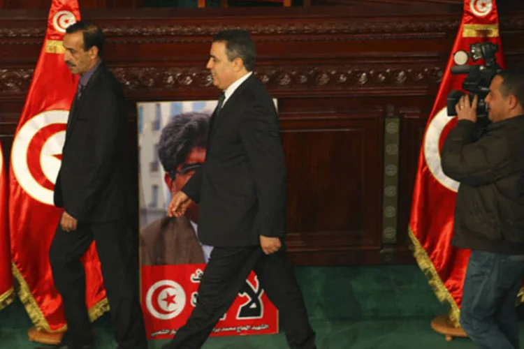 Mehdi Jomaa, primeiro-ministro da Tunísia, chega para discursar na Assembléia Constituinte e apresentar o seu governo, em Túnis (Zoubeir Souissi/Reuters)