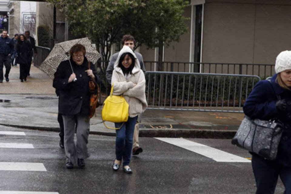 Tempestade rara leva gelo e neve para o sul dos EUA