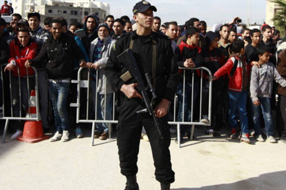 Polícia da Tunísia mata 7 militantes, incluindo comandante