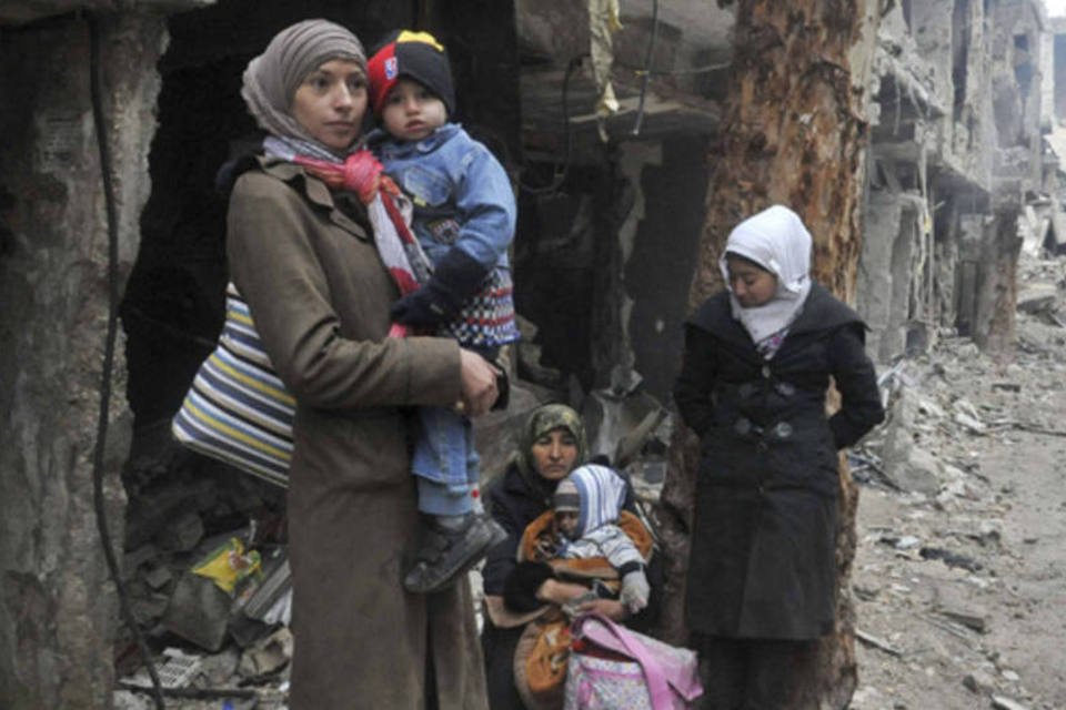 EI retira maioria de seus combatentes de campo de refugiados