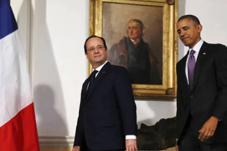 Presidentes Barack Obama e François Hollande durante a visita a antiga residência do ex-presidente americano Thomas Jefferson, em Charlottesville (Larry Downing/Reuters)
