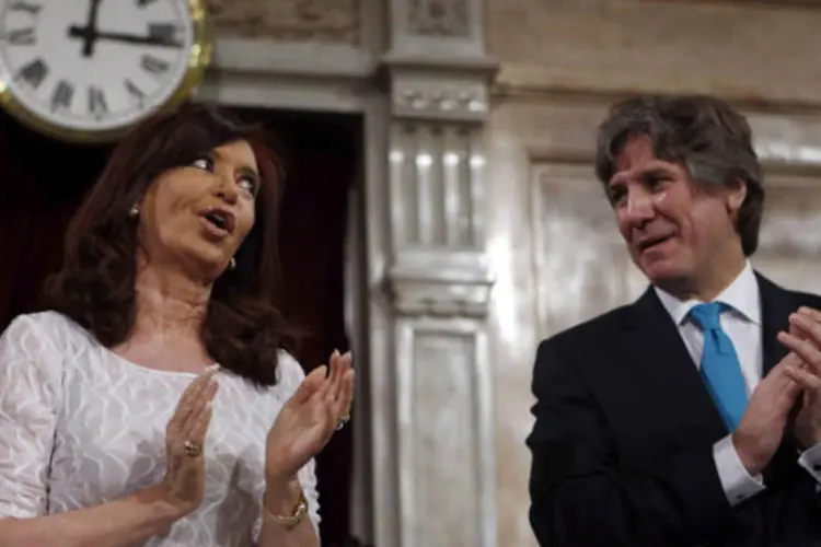 Presidente da Argentina, Cristina Kirchner, discursa ao lado do vice-presidente, Amado Boudou, no Congresso, em Buenos Aires (Marcos Brindicci/Reuters)