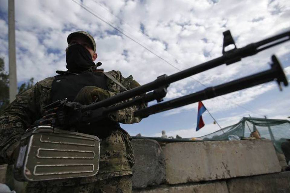 Exército ucraniano lança ofensiva anti-rebeldes em Slaviansk