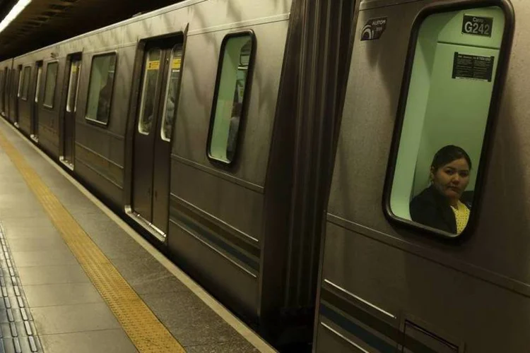 Trem do Metrô com poucas pessoas em horário de pico na greve desta quinta-feira (REUTERS/Nacho Doce)