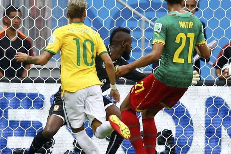 Primeiro tempo de Brasil x Camarões repercute na internet