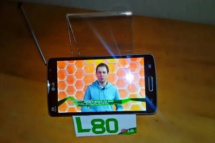 
	L80, da LG: smartphone topo de linha tem tela grande, ideal para quem quer assistir TV
 (Saulo Pereira Guimarães/EXAME.com)