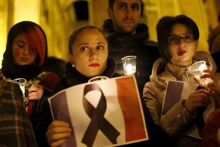 
	Atentados em Paris: cinco dos setes terroristas foram identificados
 (REUTERS/David Mdzinarishvili)