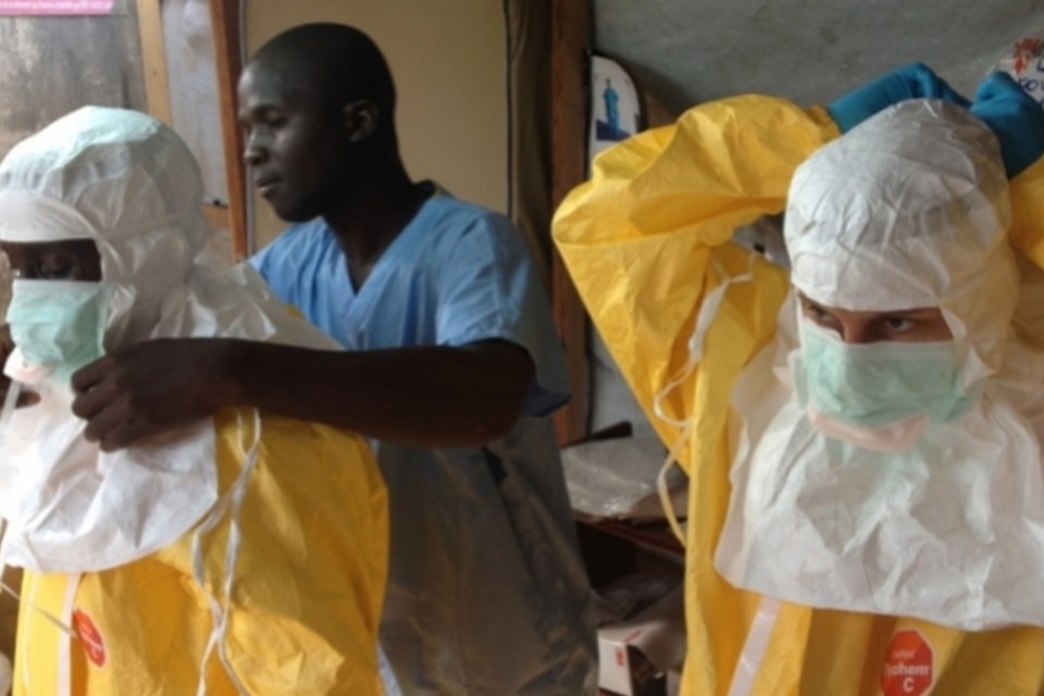 OMS lança plano de U$100 milhões para combater Ebola