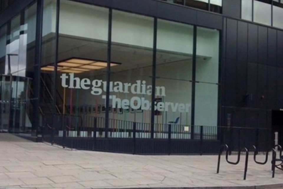 Agentes destroem HDs do jornal The Guardian