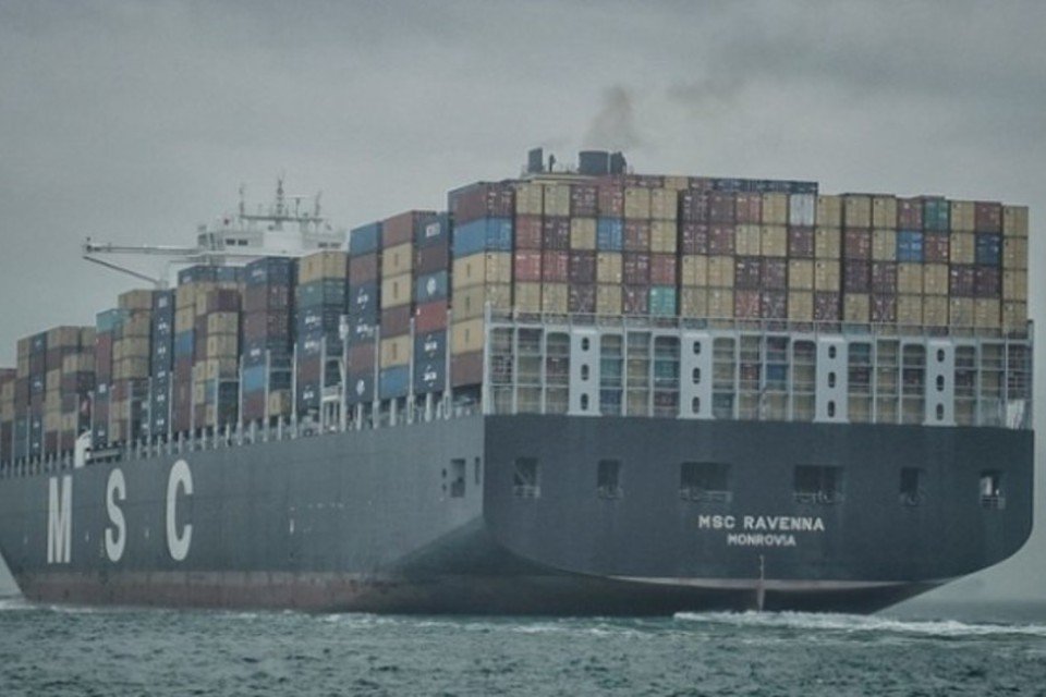 Setembro de 2013: Lixo tóxico vindo dos EUA é barrado em porto de SC