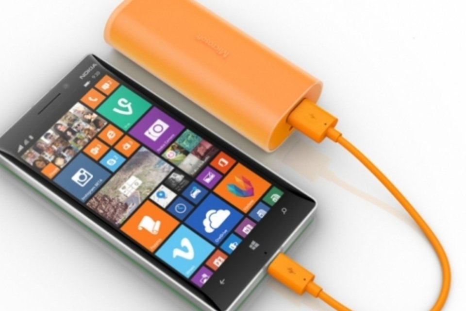 Microsoft deixa Nokia de lado e lança carregador portátil sob marca própria