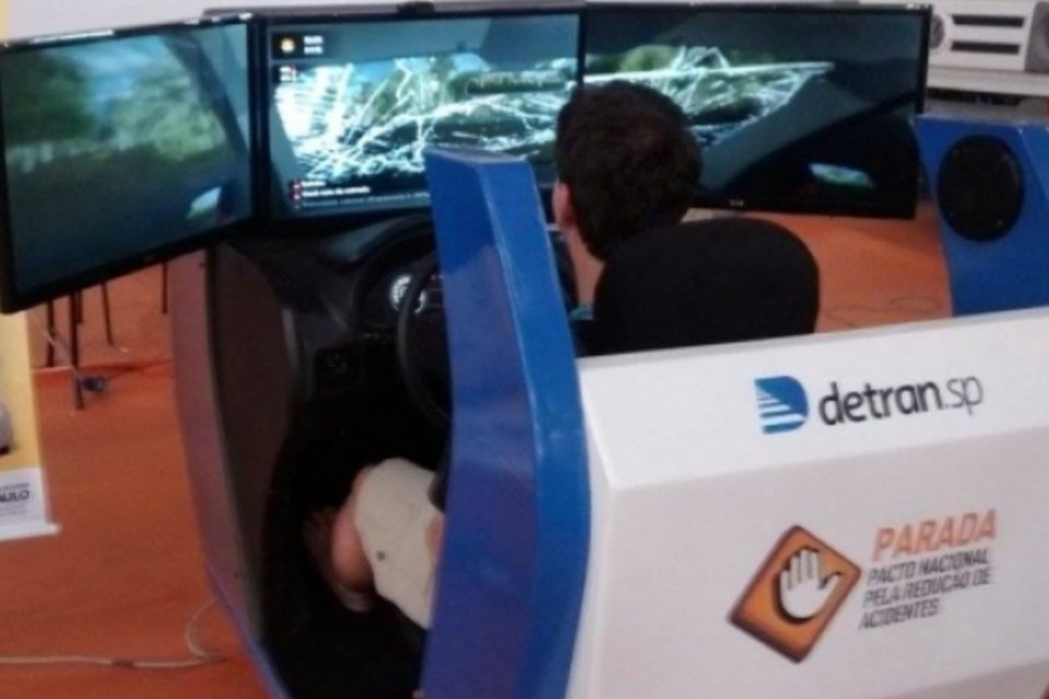 Detran exibe na Campus Party simulador que demonstra direção sob efeito de álcool
