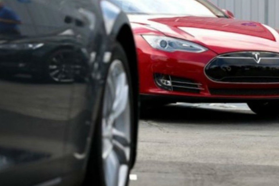 Vendas de carro elétrico Tesla explodem na Califórnia