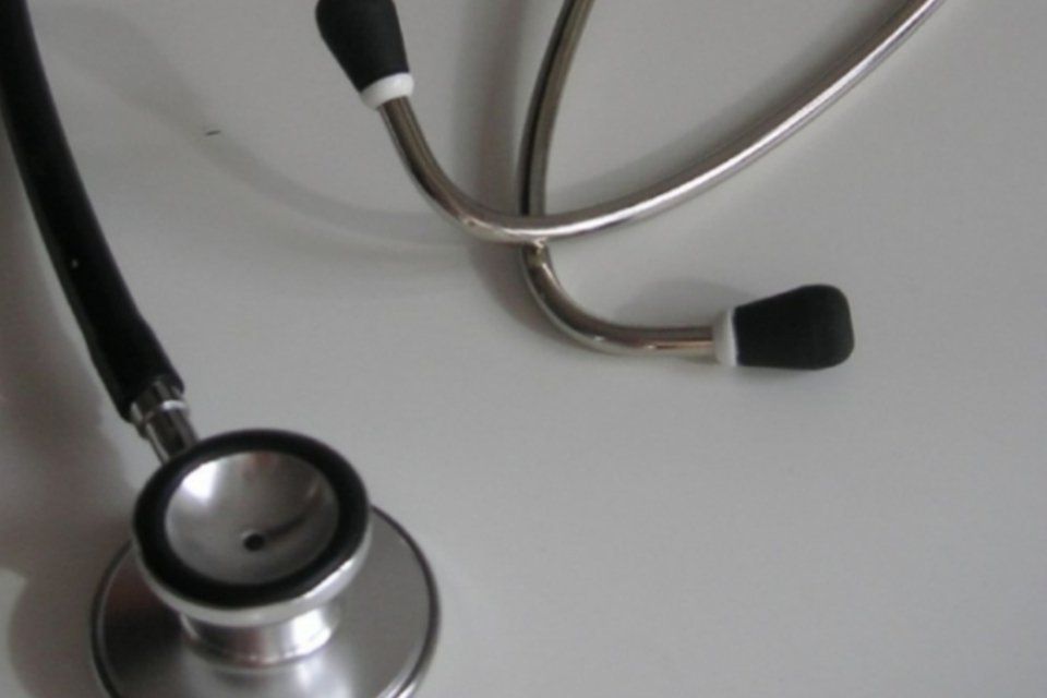 MEC anuncia congelamento de vagas de medicina no país