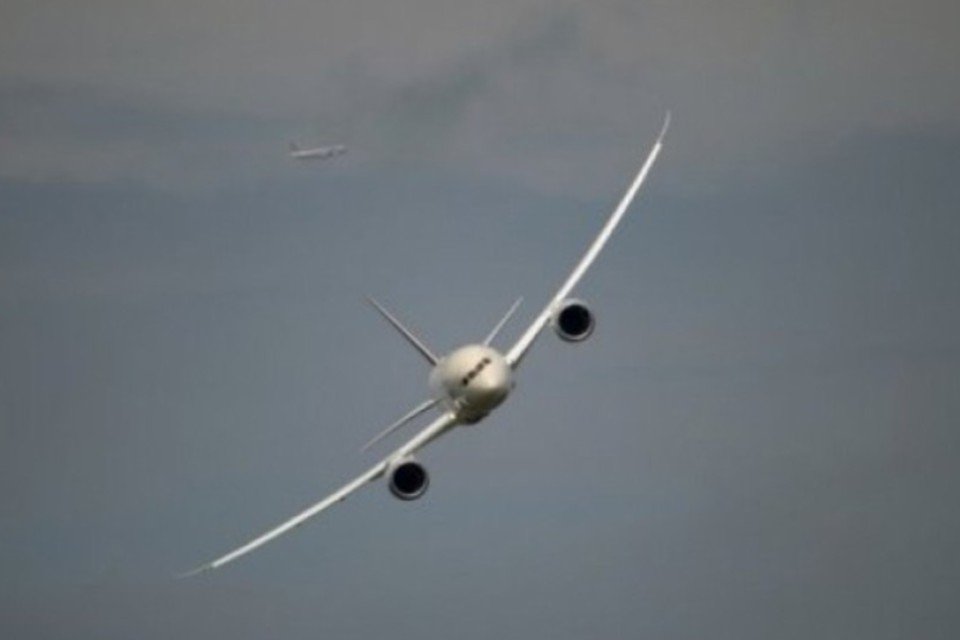 Boeing recomenda inspeção de balizas em todos os aviões
