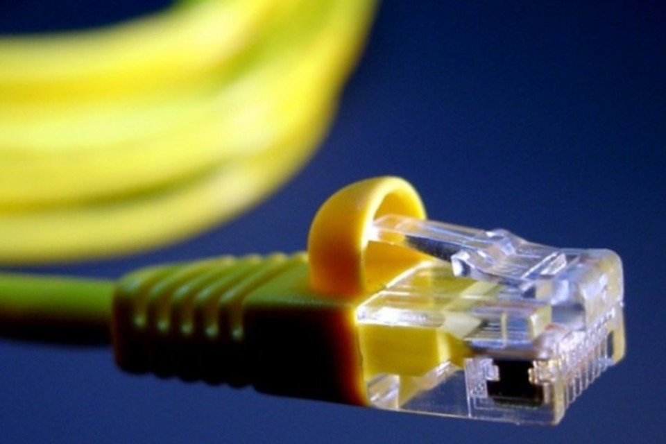 Por enquanto, banda larga fixa "não será ilimitada", diz Kassab