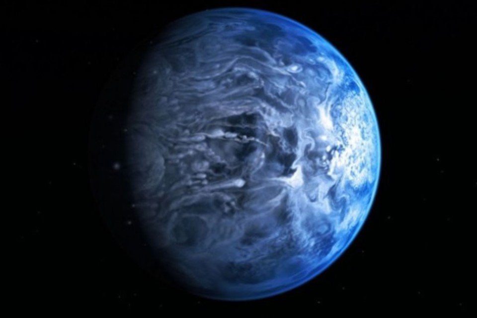 Planeta azul como a Terra tem chuva de vidro fundido