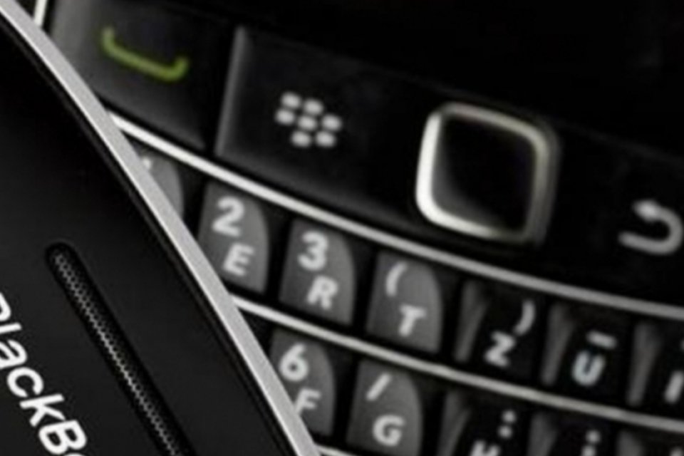 BlackBerry desiste de venda e substituirá CEO