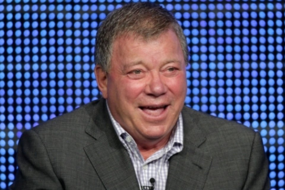 William Shatner confirma contato com J.J. Abrams para voltar à série "Star Trek"