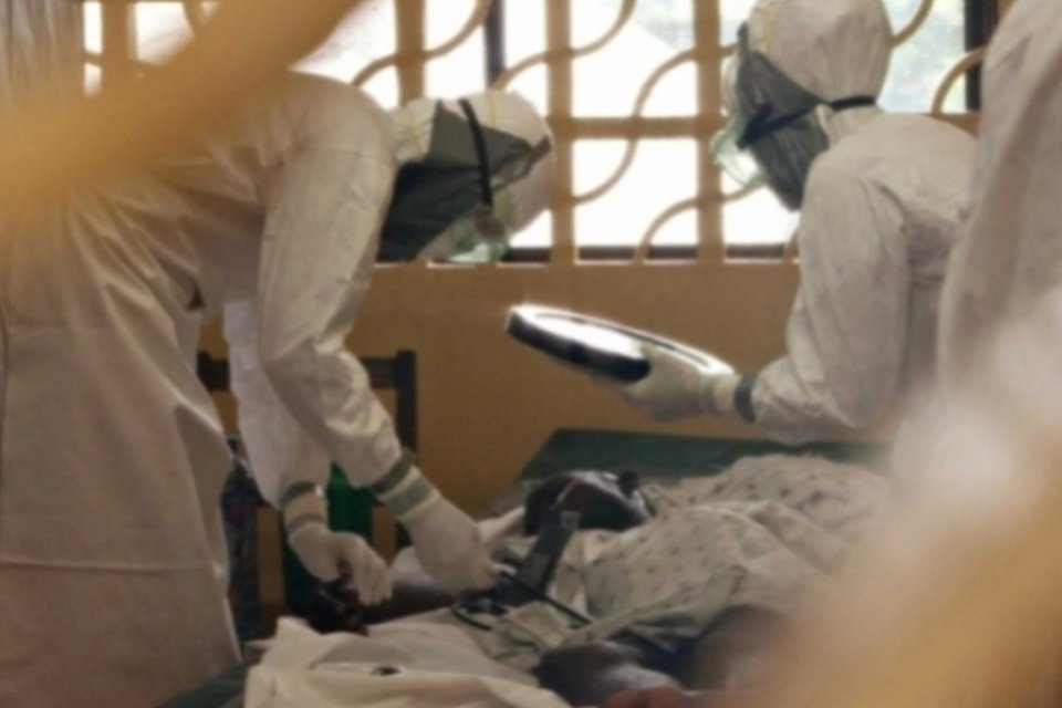 Número de mortos por Ebola chega a 4.877 em quase 10 mil casos