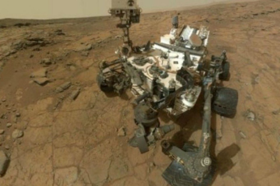 Após um ano, Curiosity abre caminho para missão tripulada