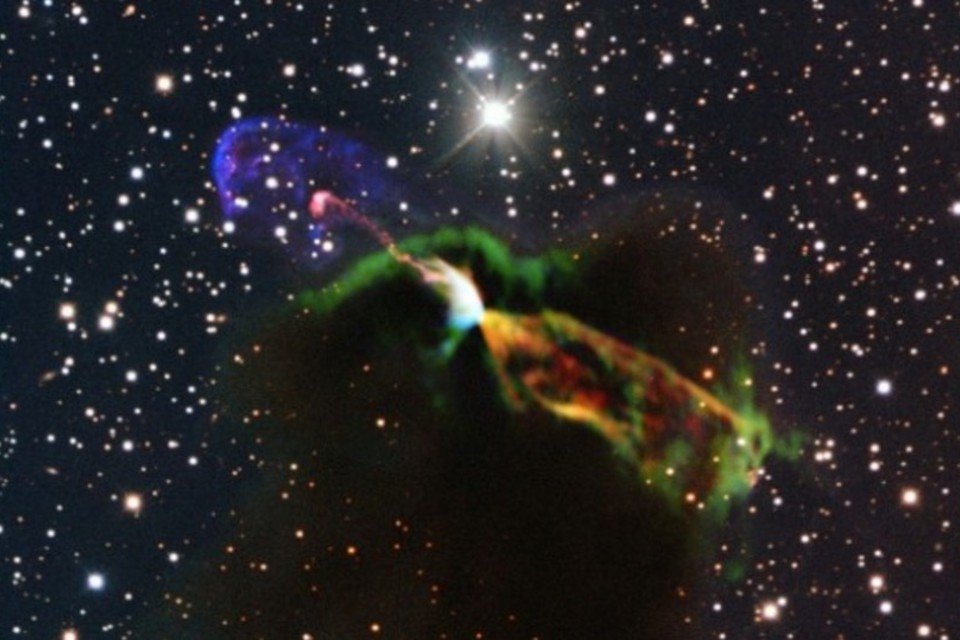Astrônomos observam violento nascimento de estrela