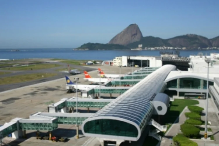 Aeroporto Santos Dumont: voos foram cancelados na cidade devido às más condições climáticas (./Divulgação)