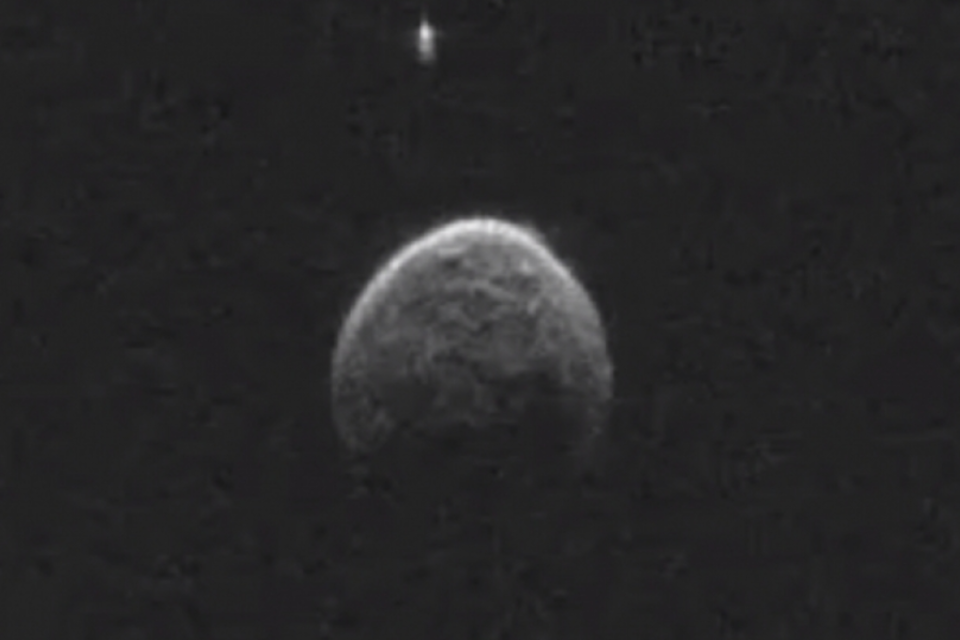 Nasa descobre pequena lua no asteroide que passou perto da Terra