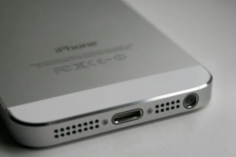 iphone (Flickr.com/williamhook)