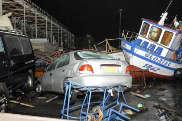 tsunami chile (Reuters)