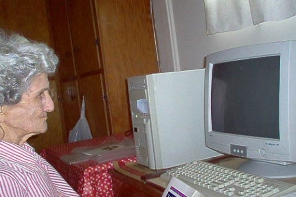 E as namoradas? 11 "tias" que você encontra no Facebook
