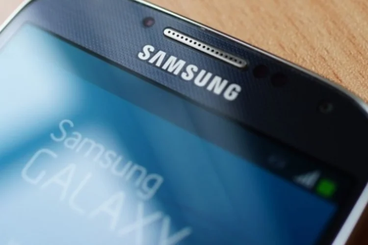 Galaxy S4 (Flickr.com/janitors)