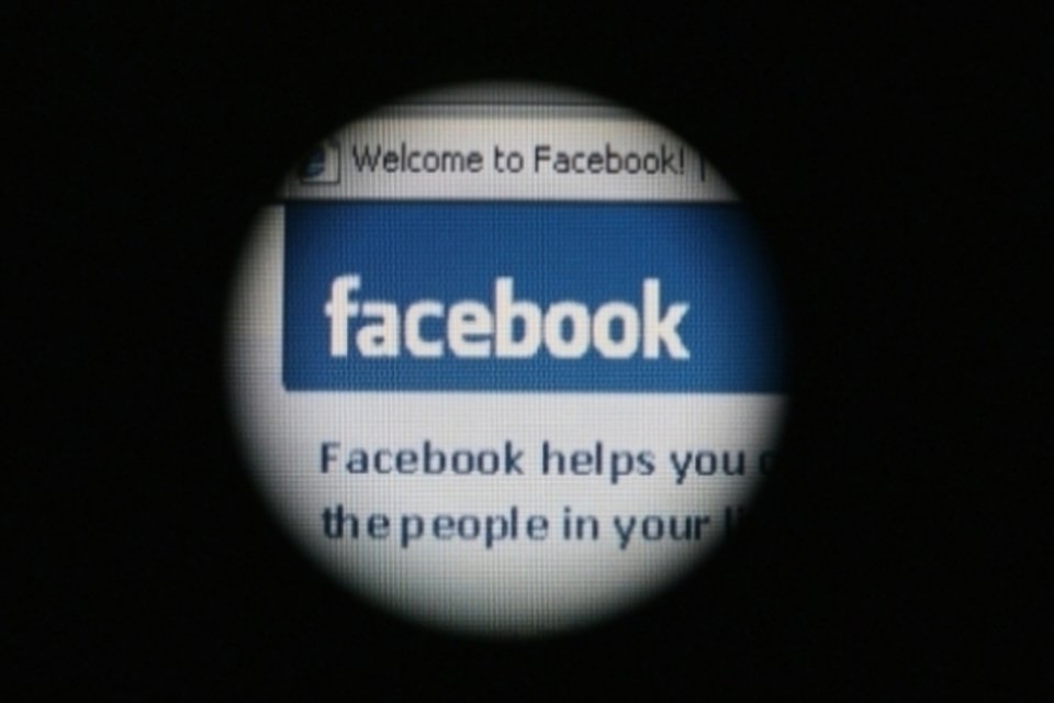 Facebook rebate acusação de que abriga 'grupos terroristas'