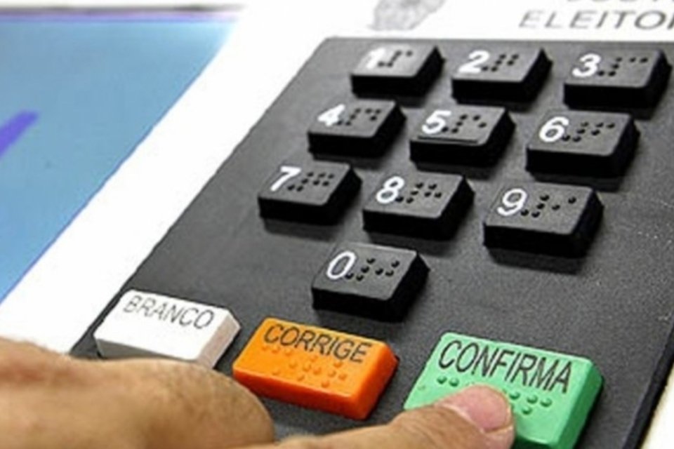 TSE: 1.733 urnas substituídas até o começo da tarde