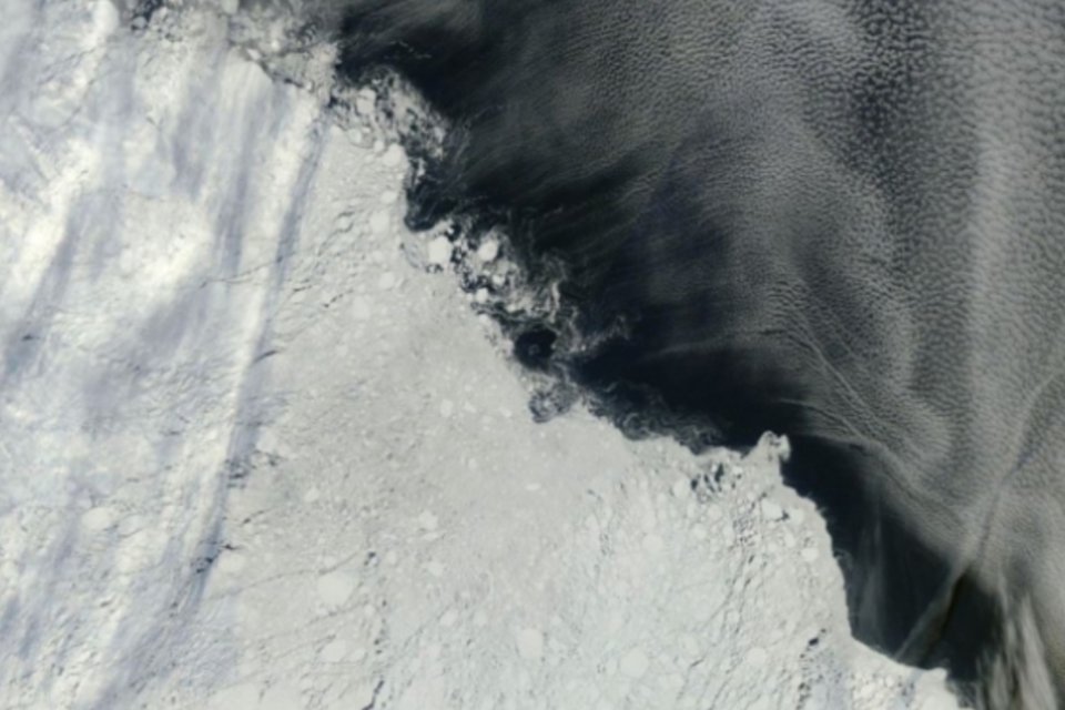 Volume do gelo marinho no Ártico cresce 50% em relação a 2012