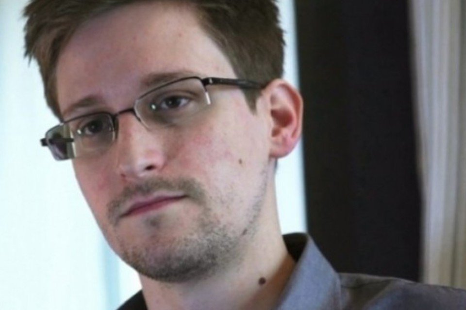 Autoridades dos EUA agem evitando seu asilo, diz Snowden