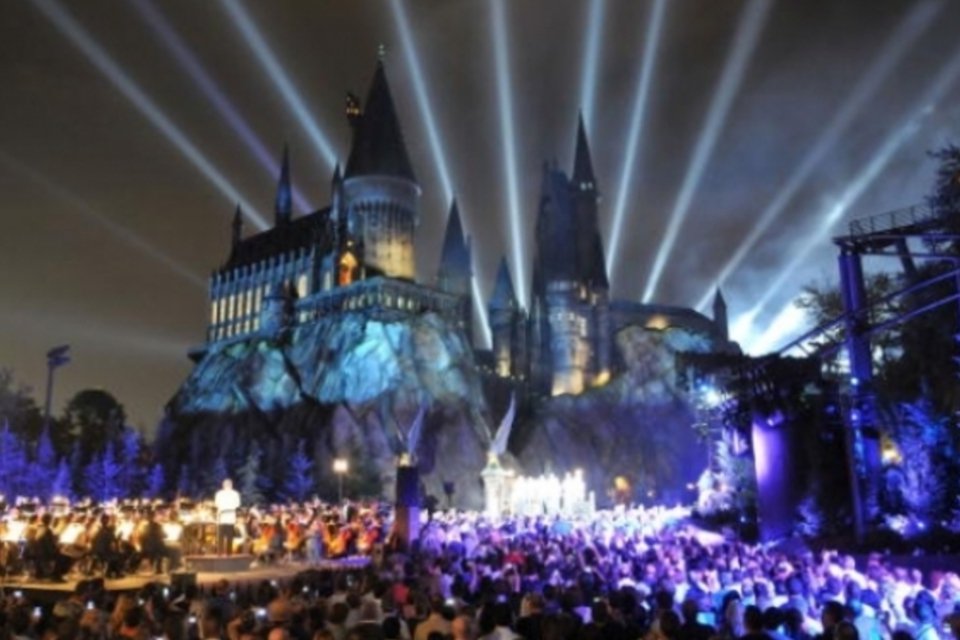 Nova área do parque de Harry Potter venderá sorvete bruxo e varinhas