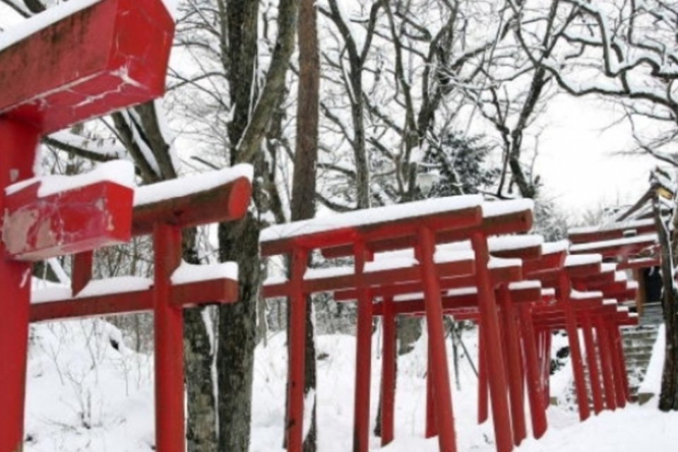 Japoneses estão presos em estradas por causa da neve