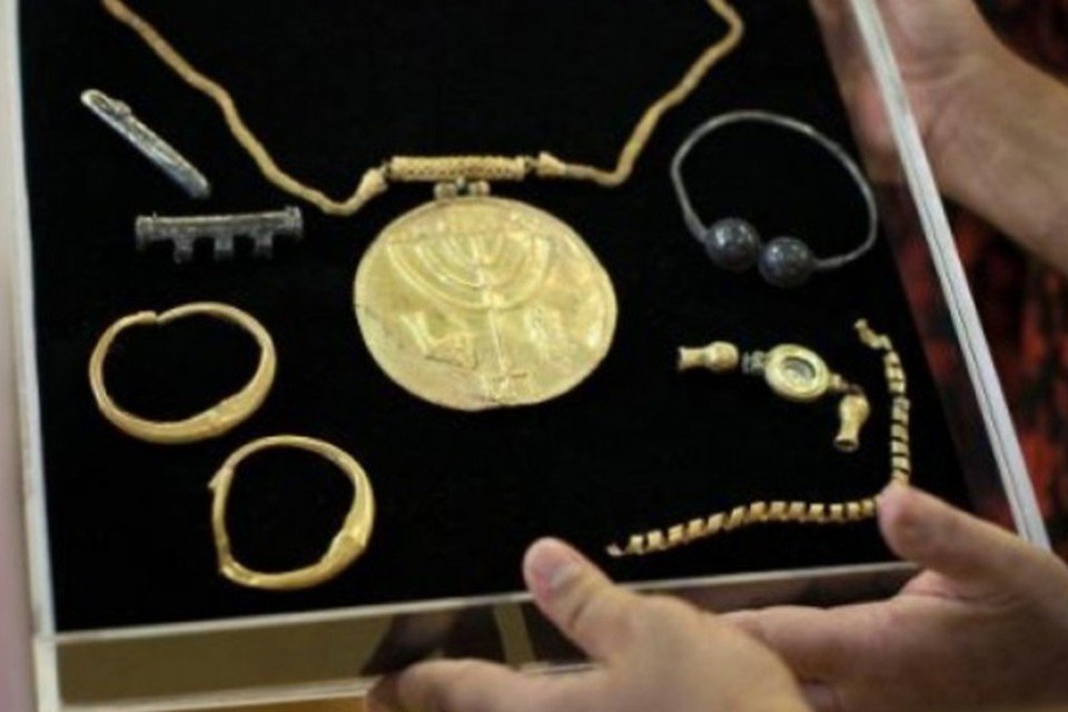 Descobertas em Jerusalém peças de ouro e joias do Império Bizantino