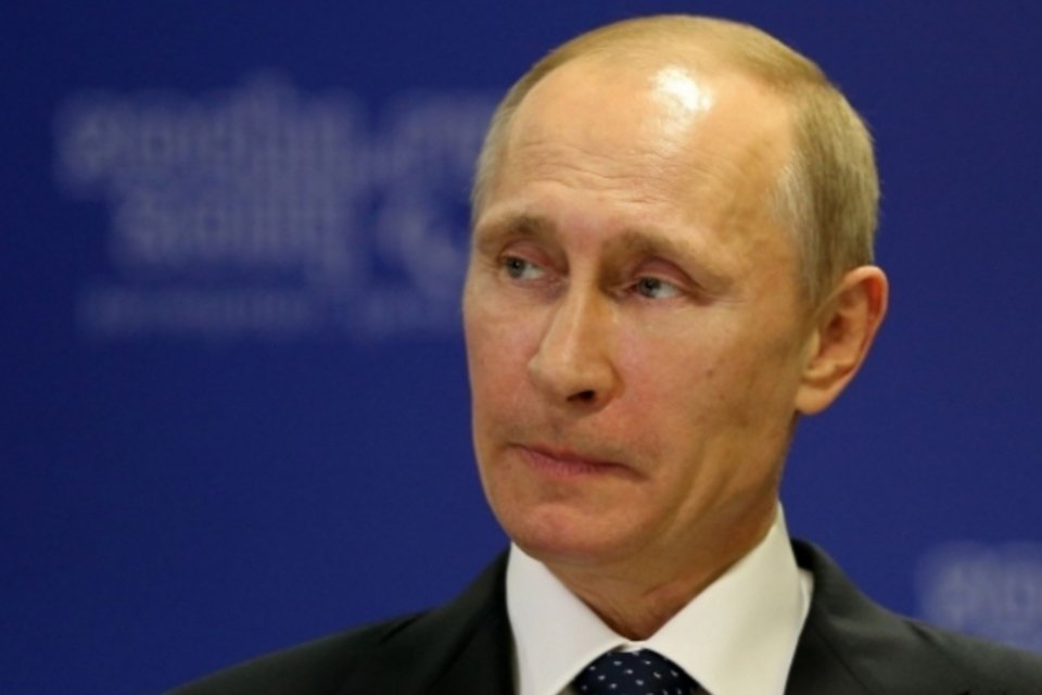 Pesquisadora americana estuda linguagem corporal de Putin para entender comportamento do presidente